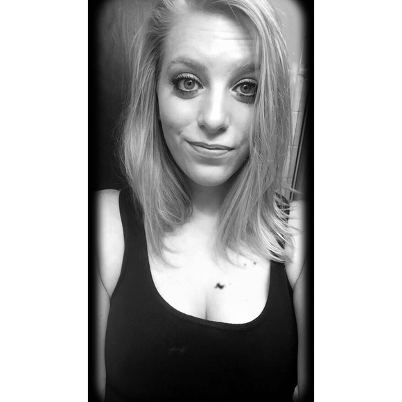 Meet your Posher, Rebecca - Picture 1 of 1